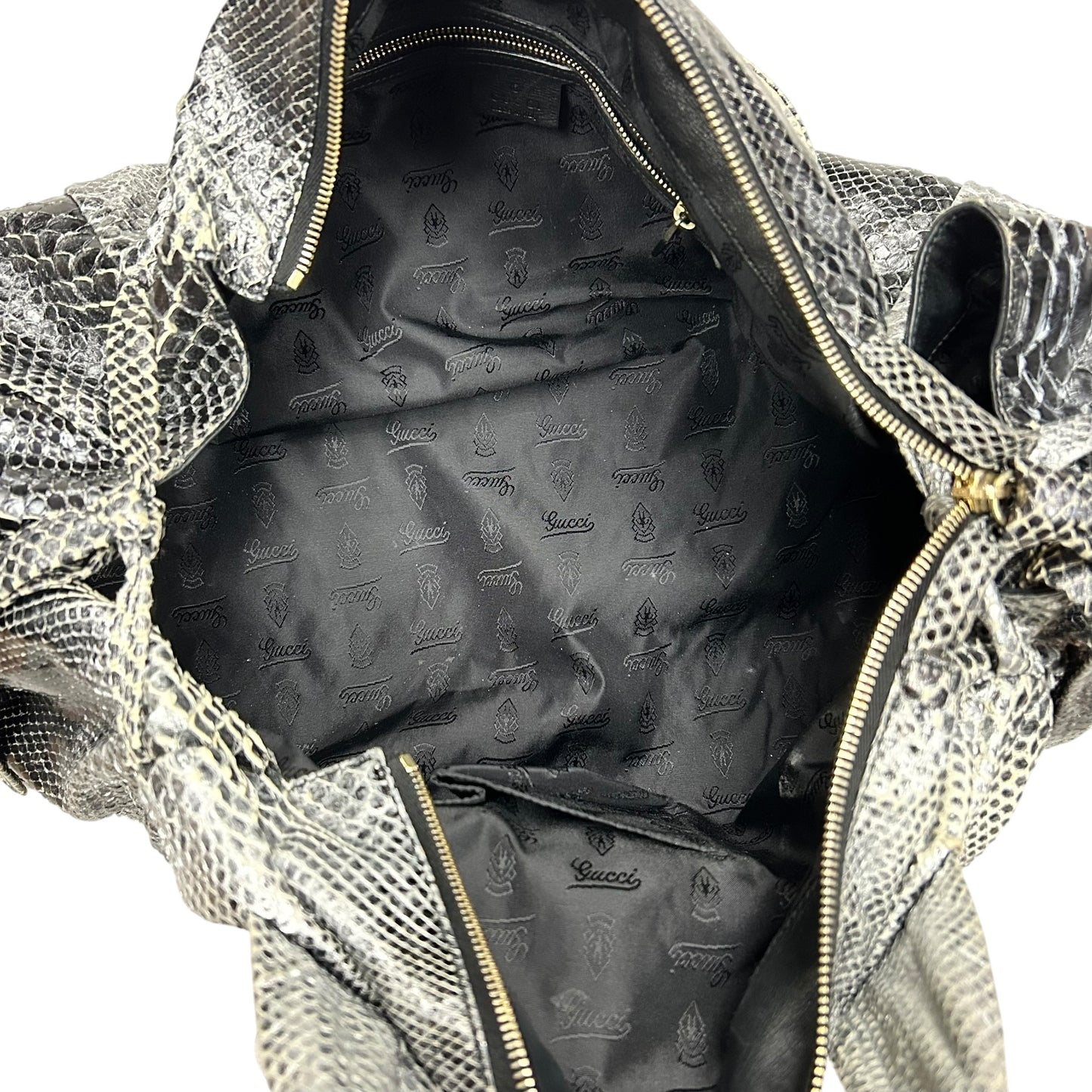 Handbag Luxury Designer By Gucci, Size: Medium