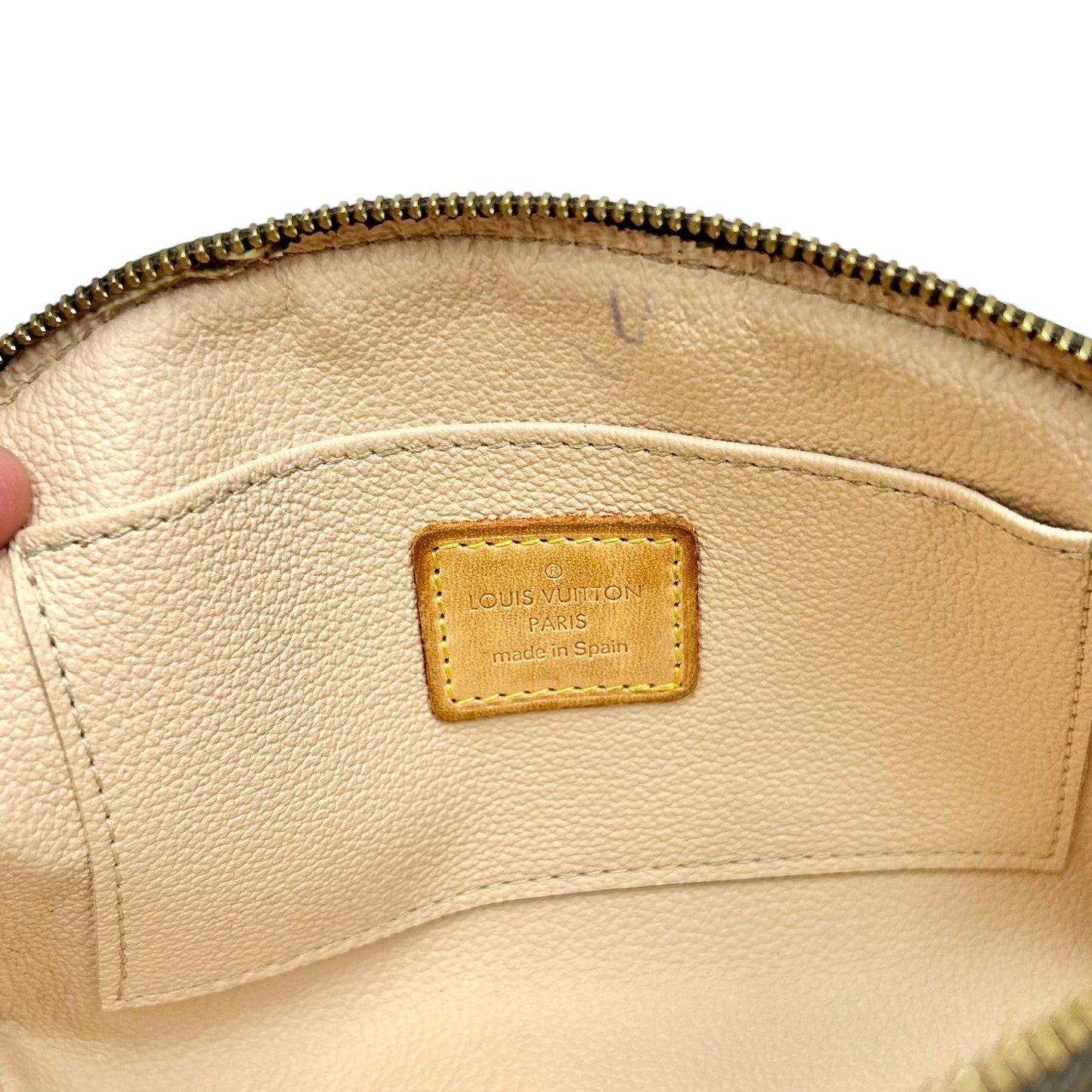 Makeup Bag Luxury Designer By Louis Vuitton, Size: Medium