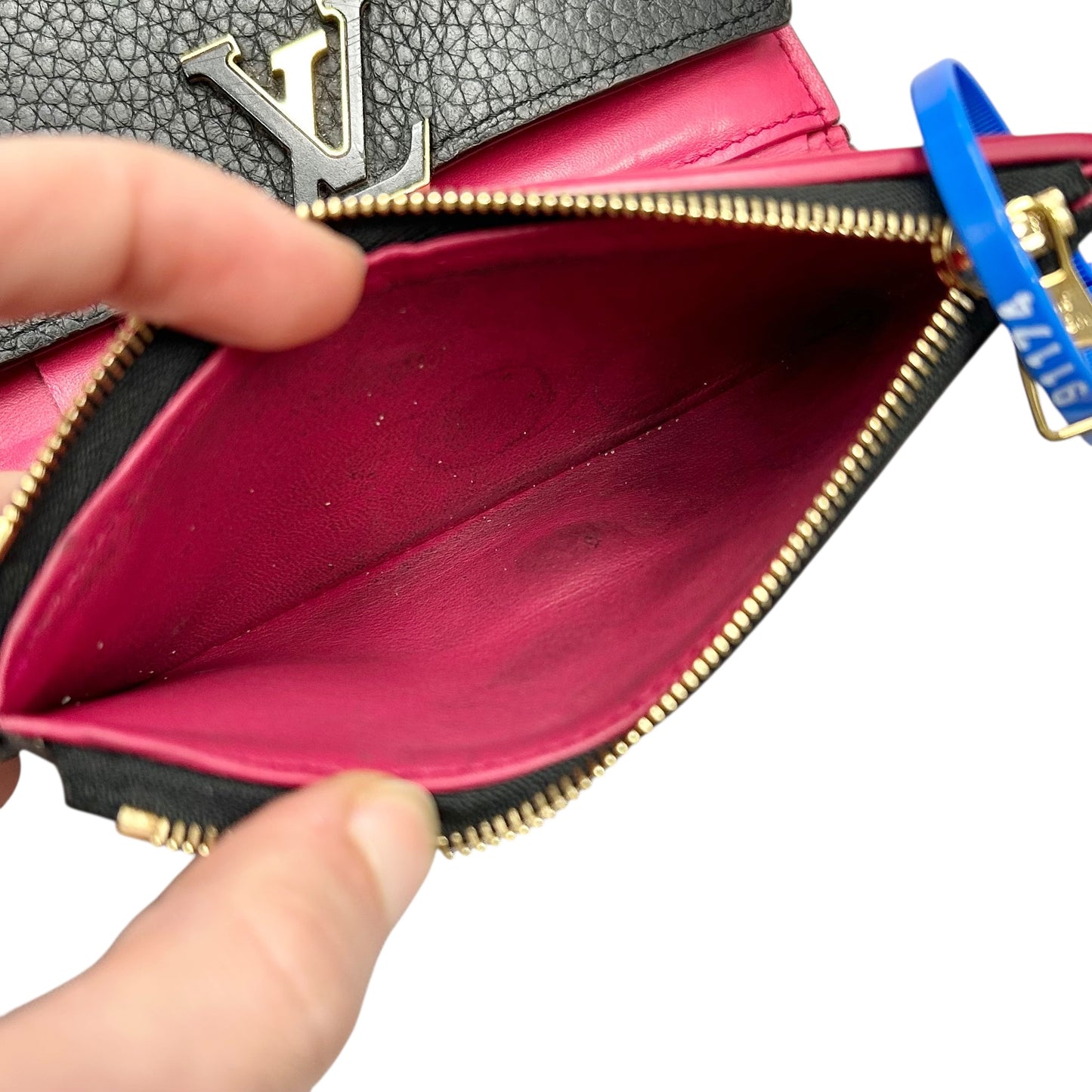 Wallet Luxury Designer By Louis Vuitton, Size: Medium