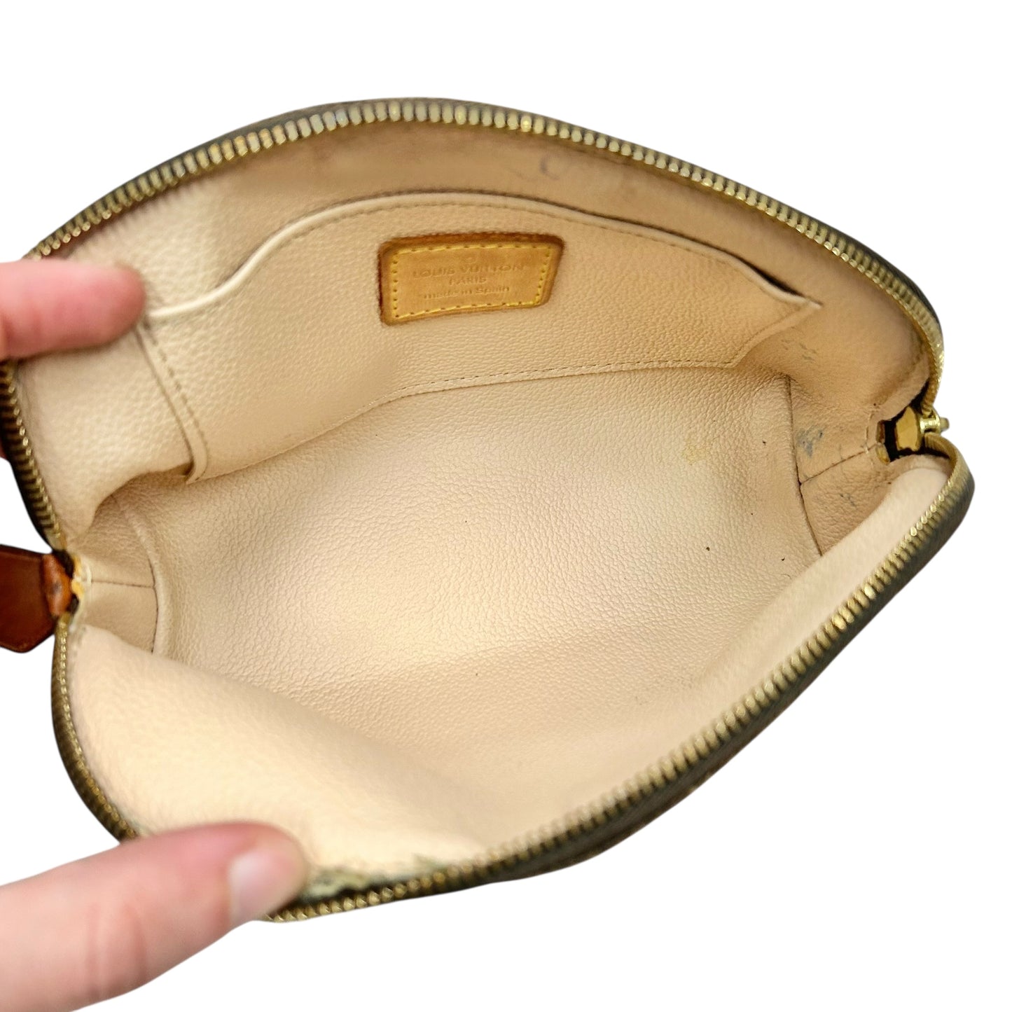 Makeup Bag Luxury Designer By Louis Vuitton, Size: Medium