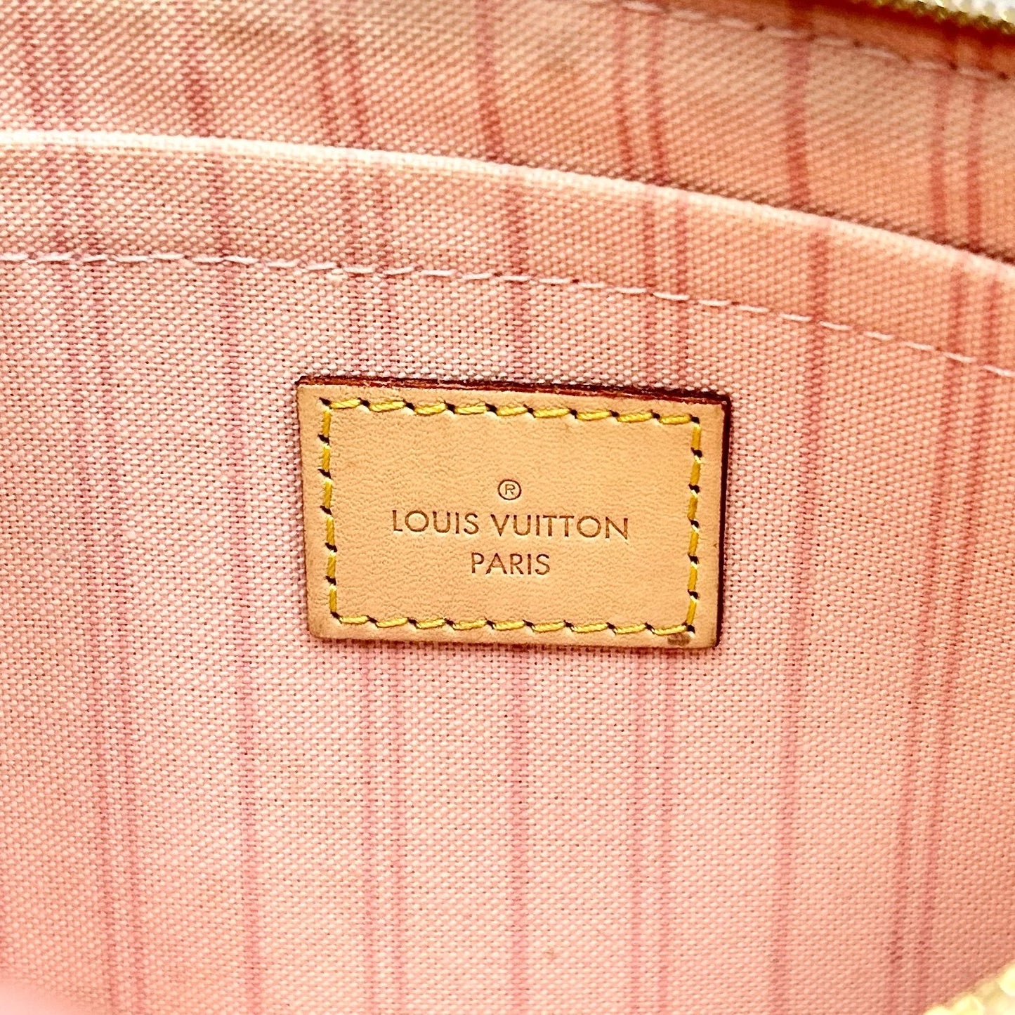 Wristlet Luxury Designer By Louis Vuitton, Size: Medium