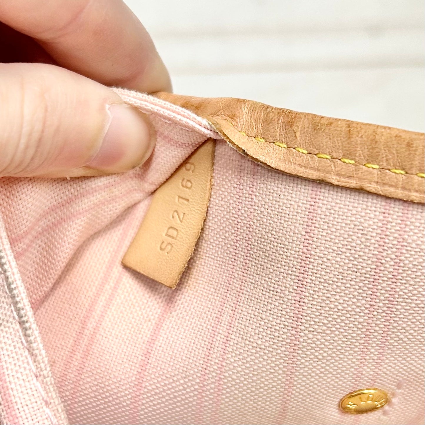 Tote Luxury Designer By Louis Vuitton, Size: Medium