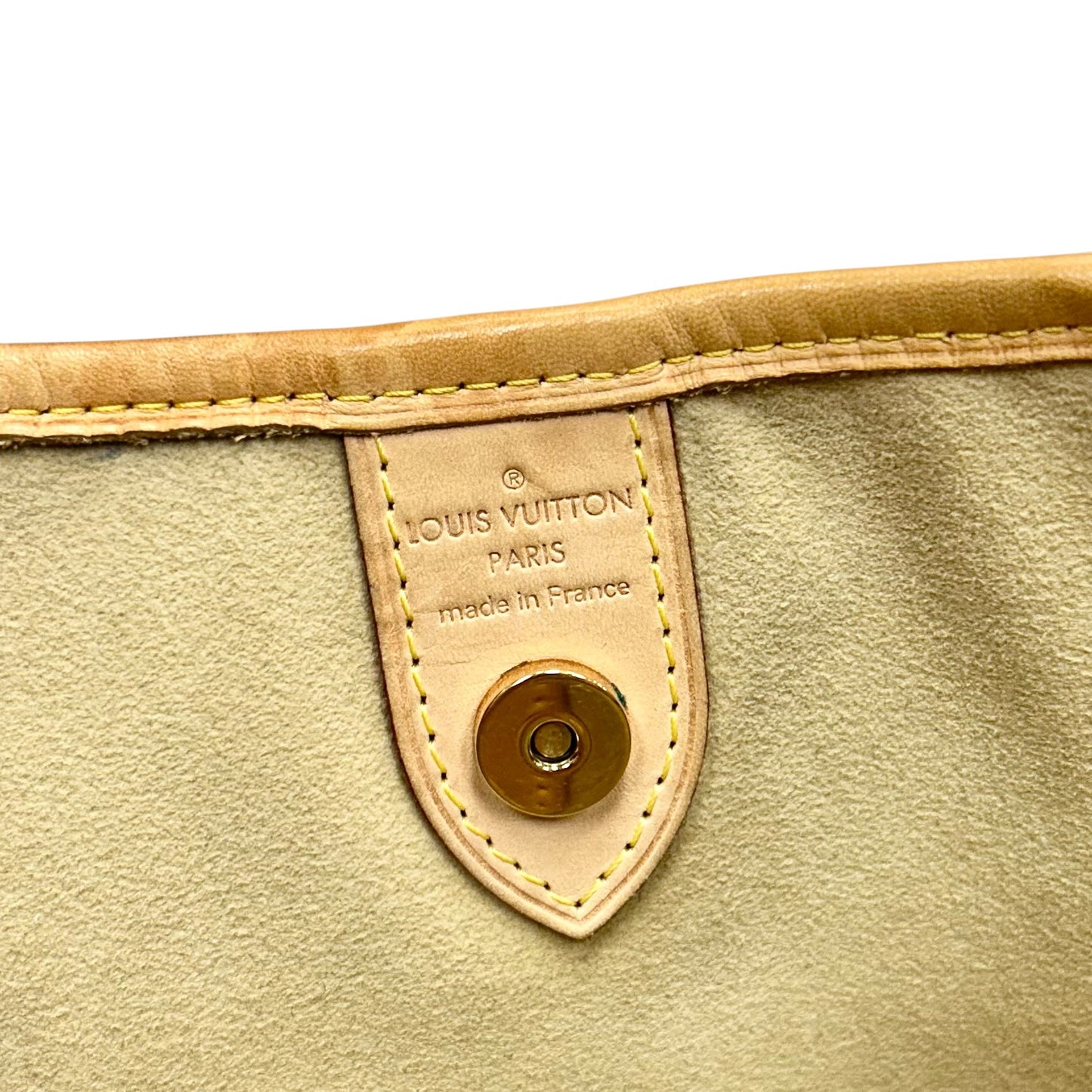 Handbag Luxury Designer By Louis Vuitton, Size: Medium