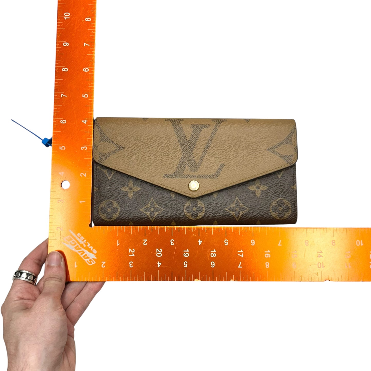 Wallet Luxury Designer By Louis Vuitton, Size: Medium