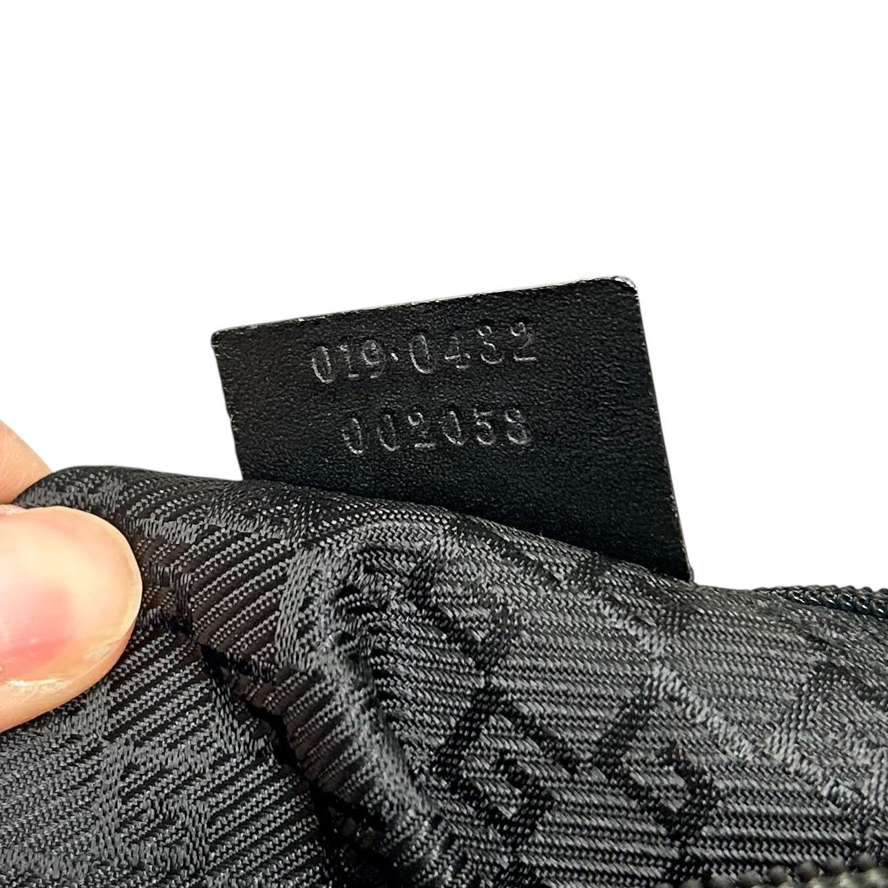 Crossbody Luxury Designer By Gucci, Size: Medium