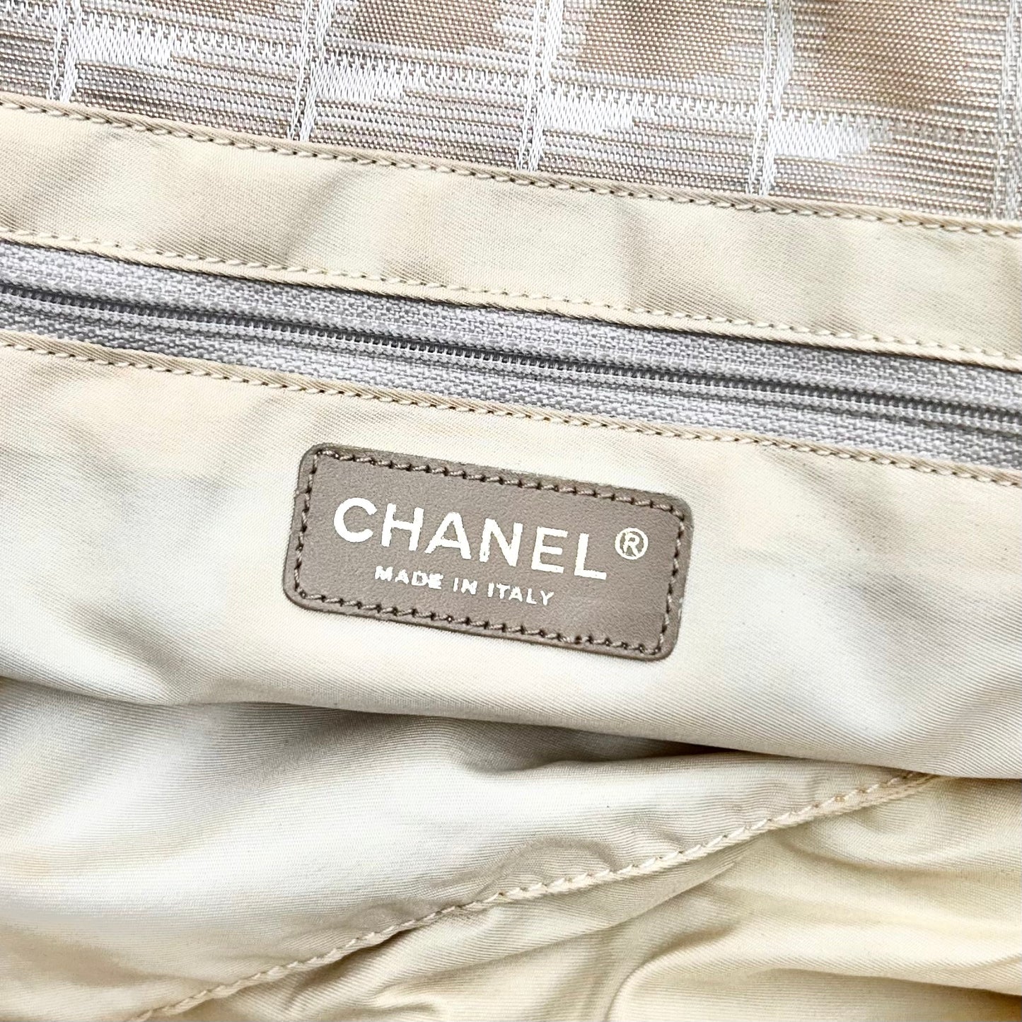 Tote Luxury Designer By Chanel, Size: Medium