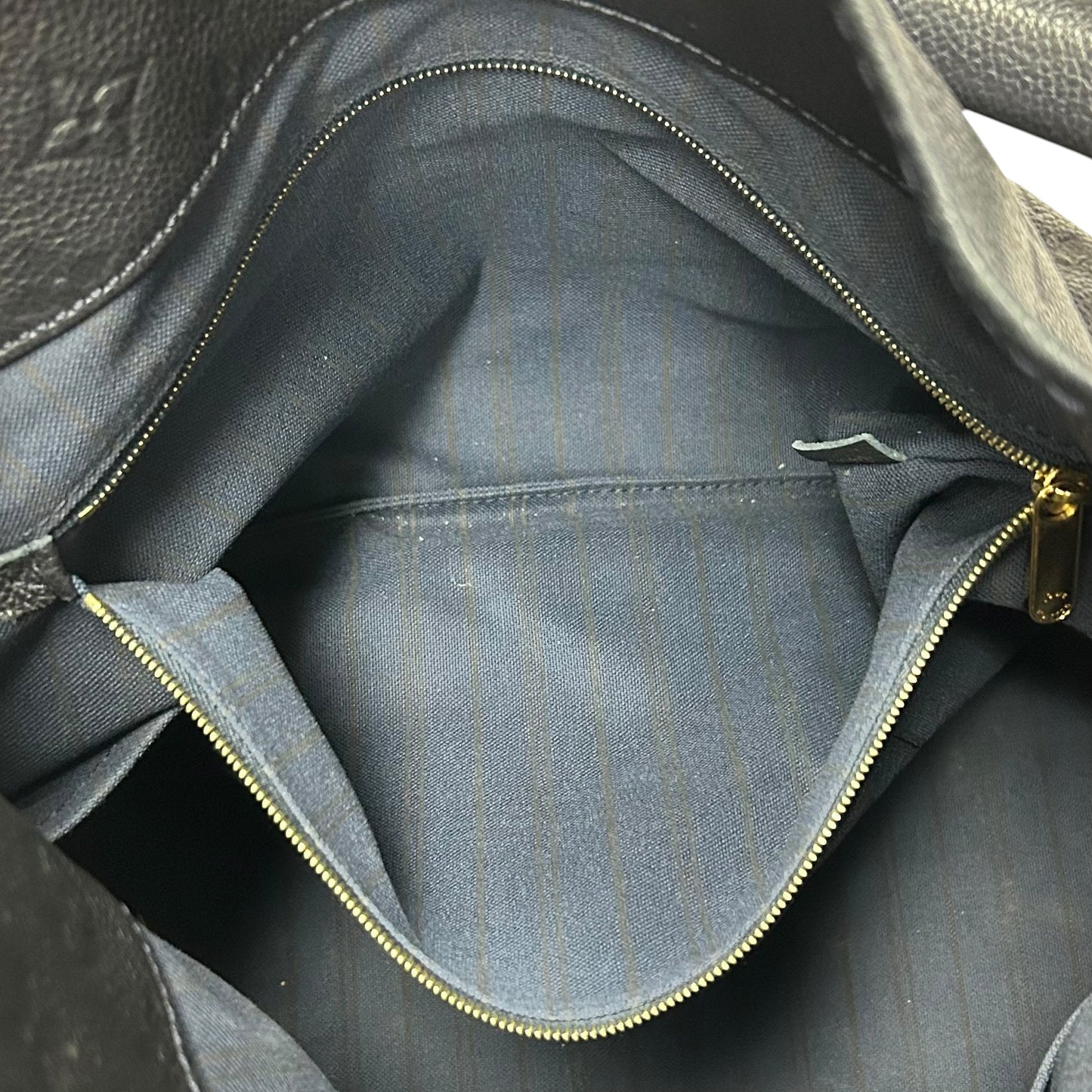 Handbag Luxury Designer By Louis Vuitton, Size: Medium