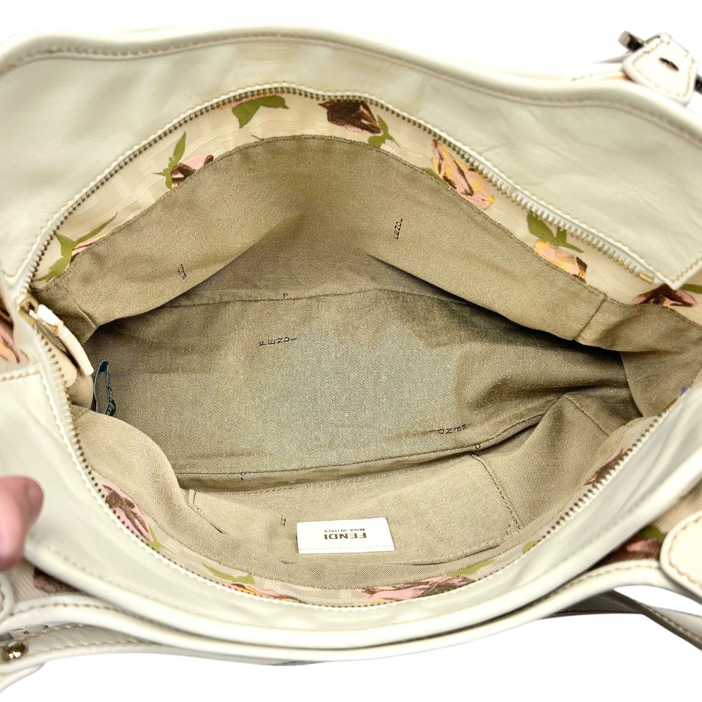 Handbag Luxury Designer By Fendi, Size: Medium