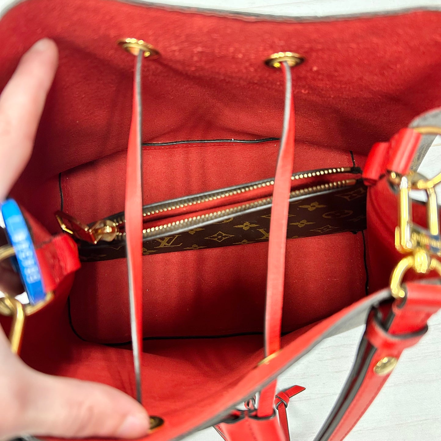 Crossbody Luxury Designer By Louis Vuitton, Size: Medium