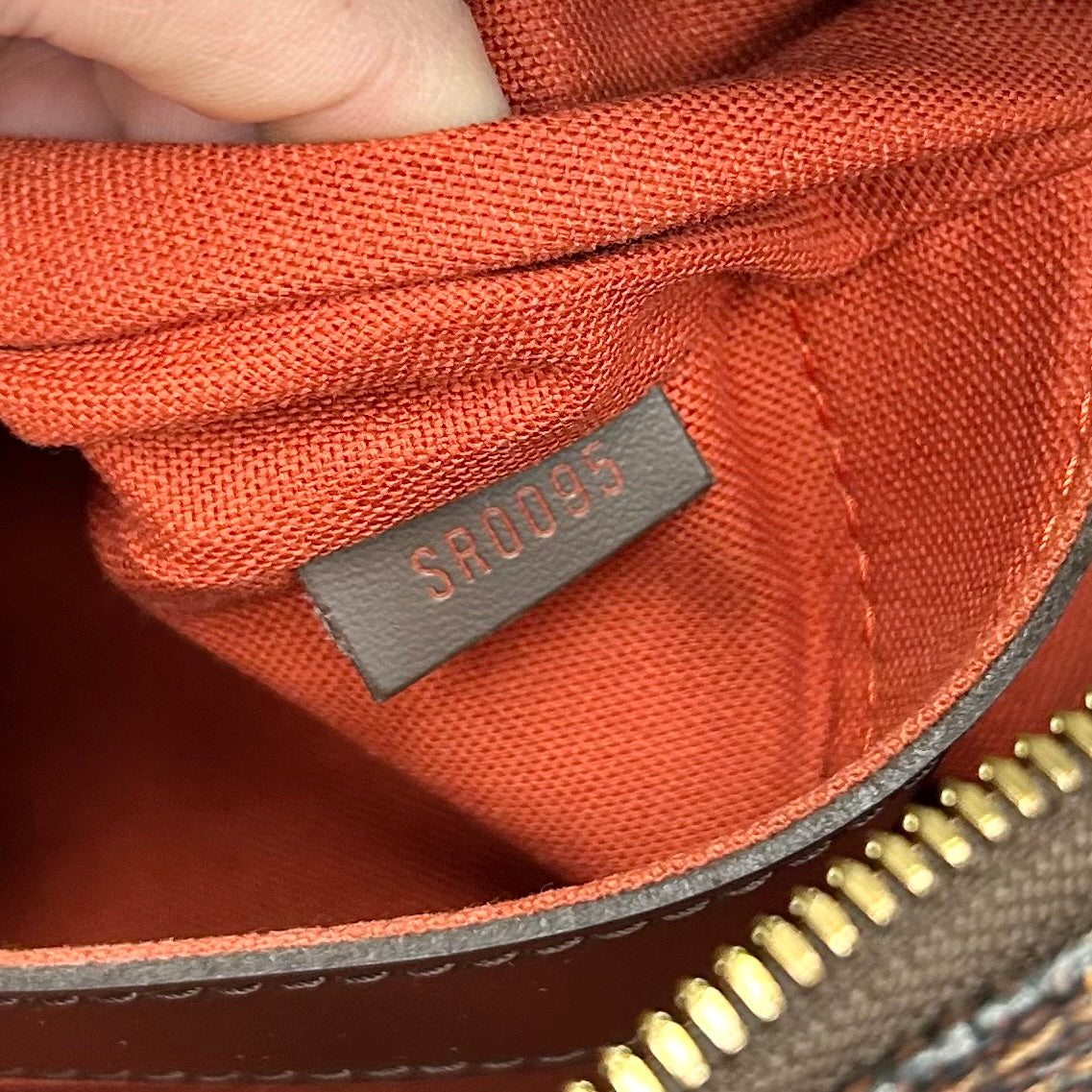 Crossbody Luxury Designer By Louis Vuitton, Size: Medium