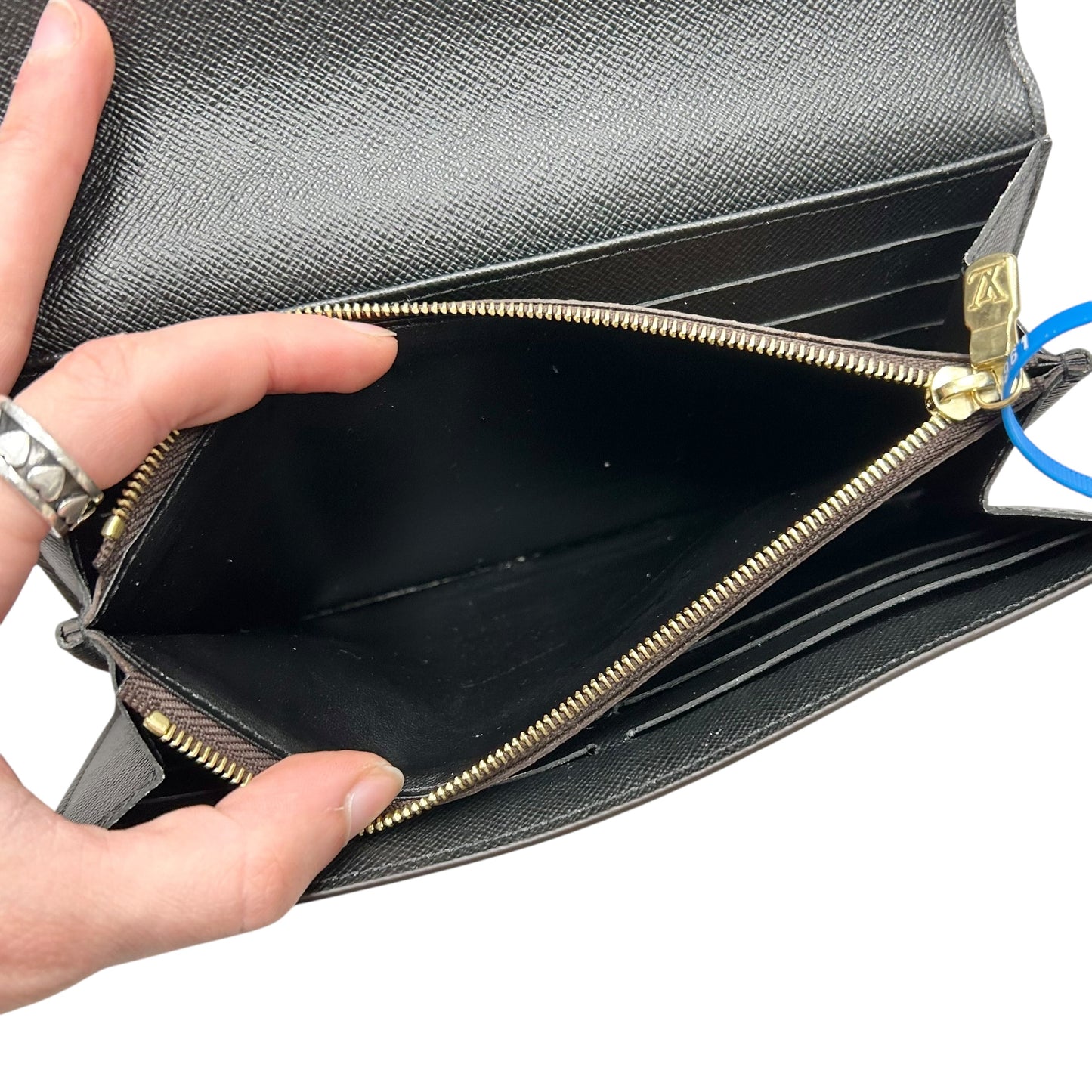 Wallet Luxury Designer By Louis Vuitton, Size: Medium