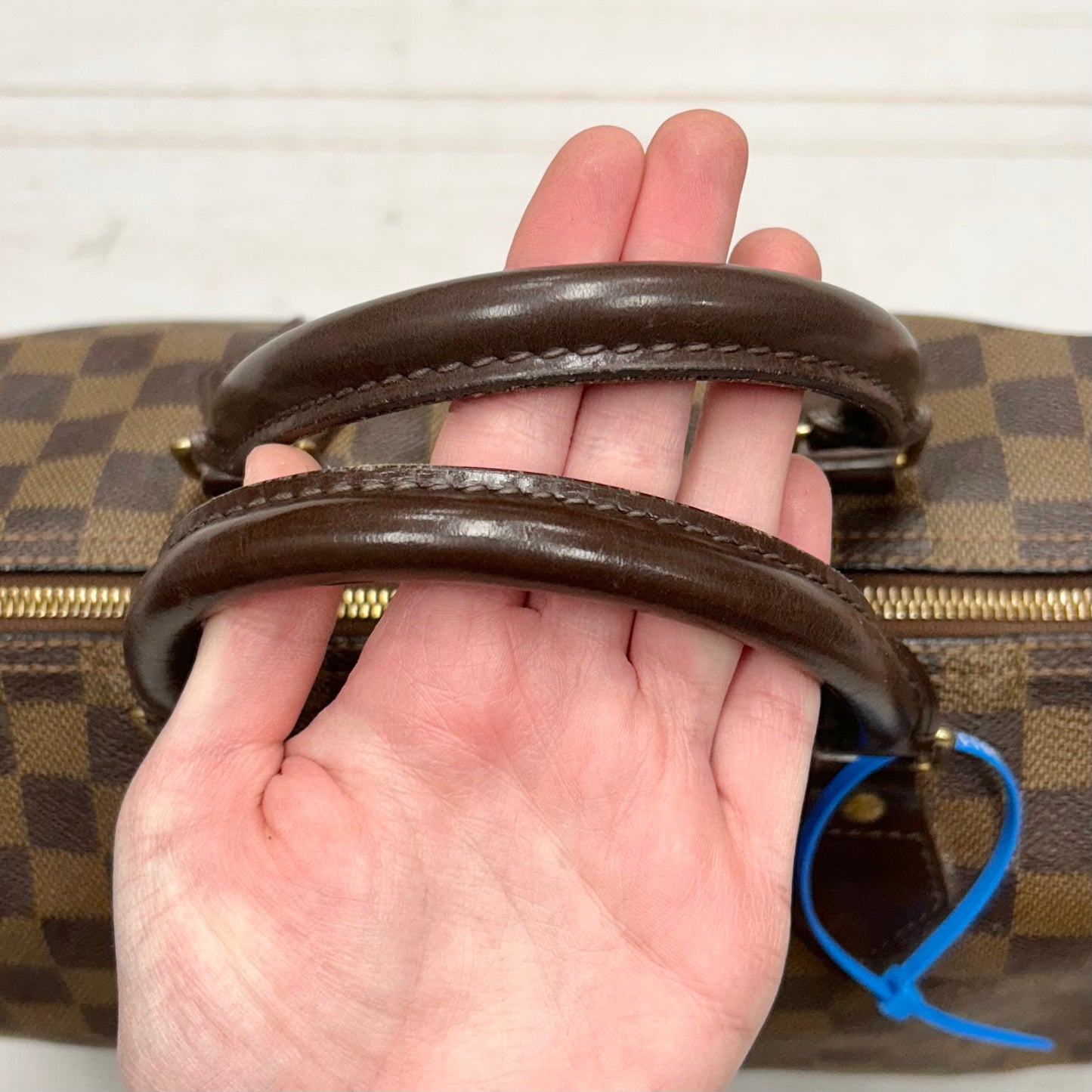 Handbag Luxury Designer By Louis Vuitton, Size: Medium