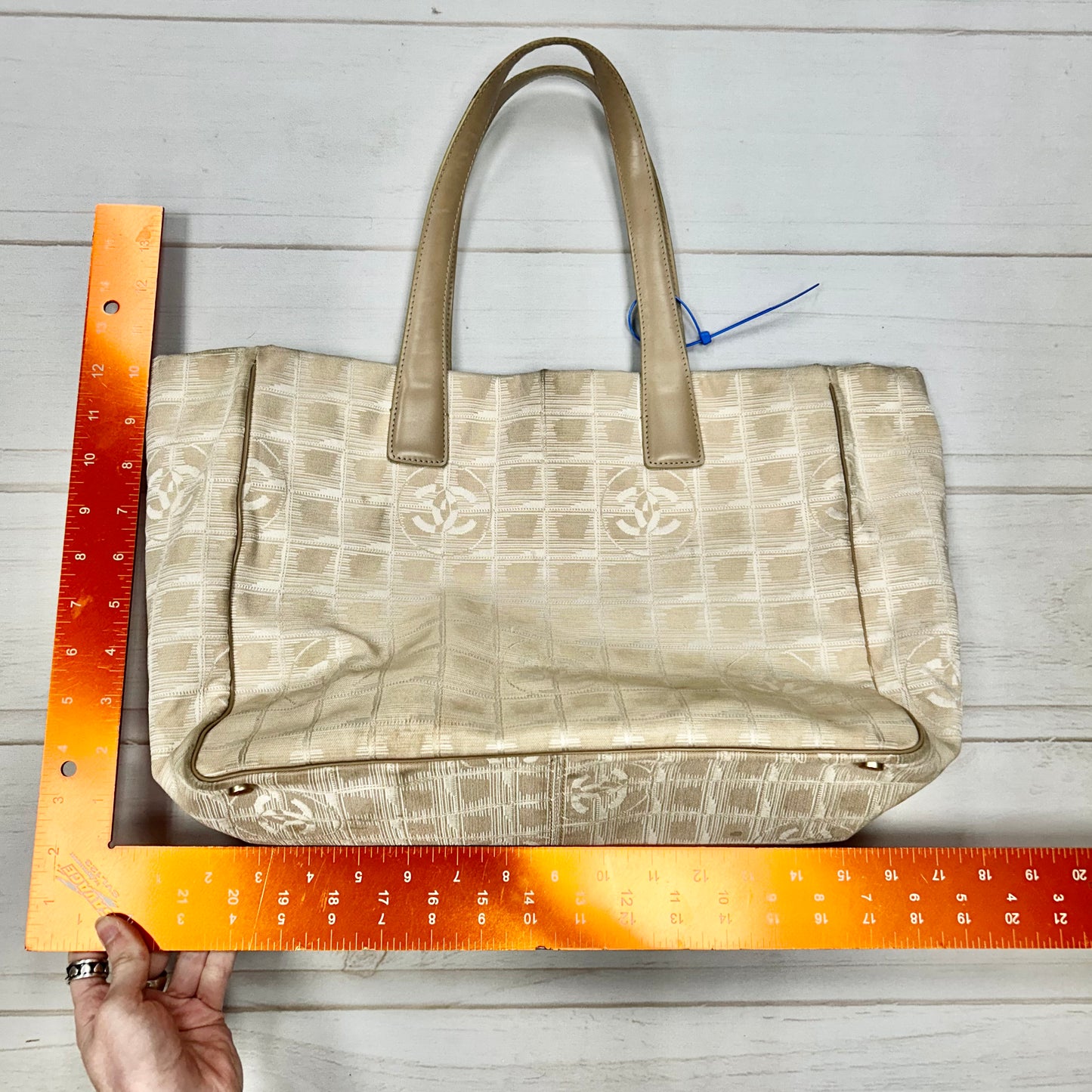 Tote Luxury Designer By Chanel  Size: Medium