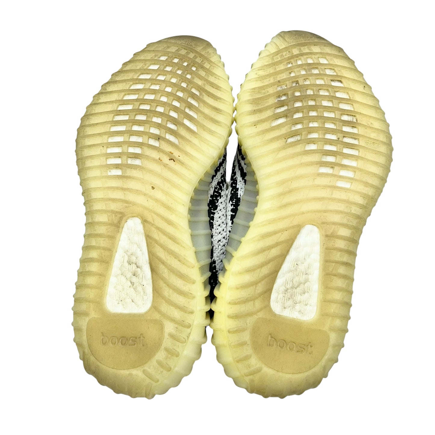 Shoes Luxury Designer By Yeezy In Black & White, Size: 6