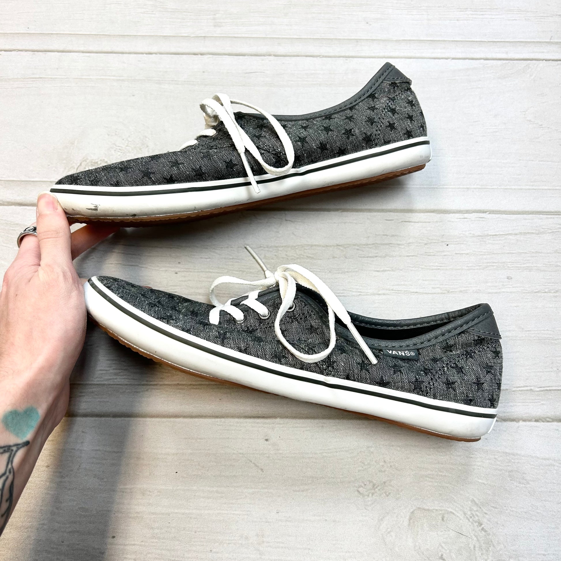 Vans shoes size 7 Clearance