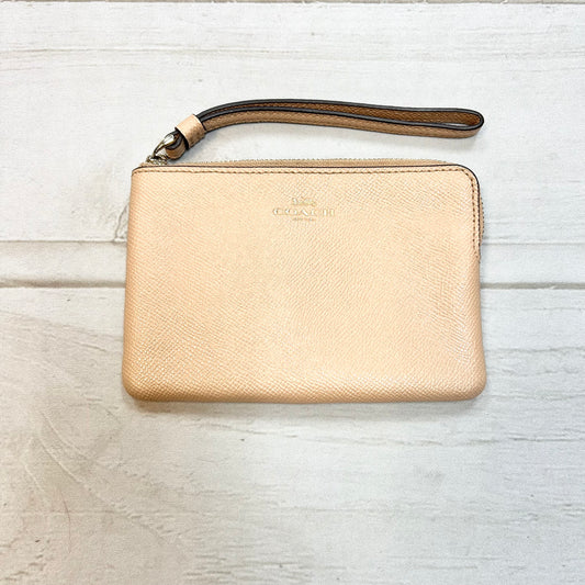 Wristlet Designer By Coach  Size: Medium